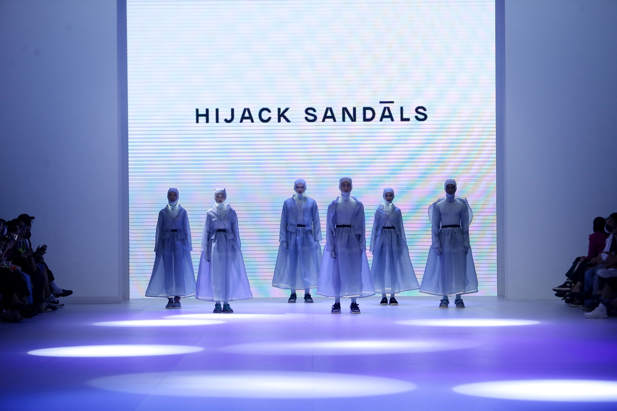Koleksi Hijack Sandals dalam Fashion Force Award, 25 Oktober 2022